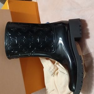 Louis vuttion  boots